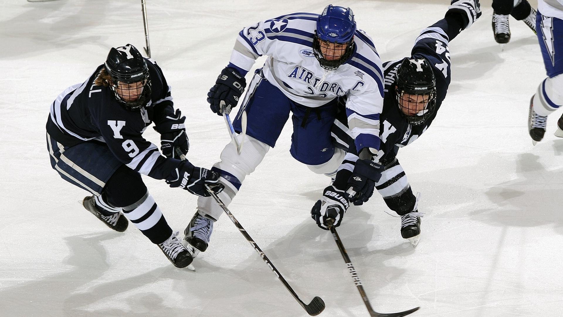 模拟滑雪机锦标赛 虚拟雪道上演速度与技巧对决